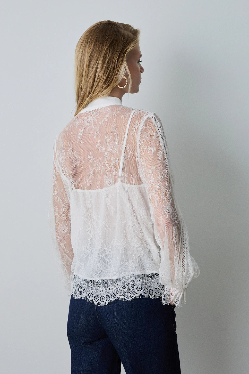 BLUSA TRANSPARENTE ENCAJE